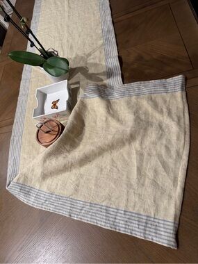 FARMHOUSE POTTERY AGRARIAN STRIPE LINEN TABLE RUNNER IN NATURAL NEW
